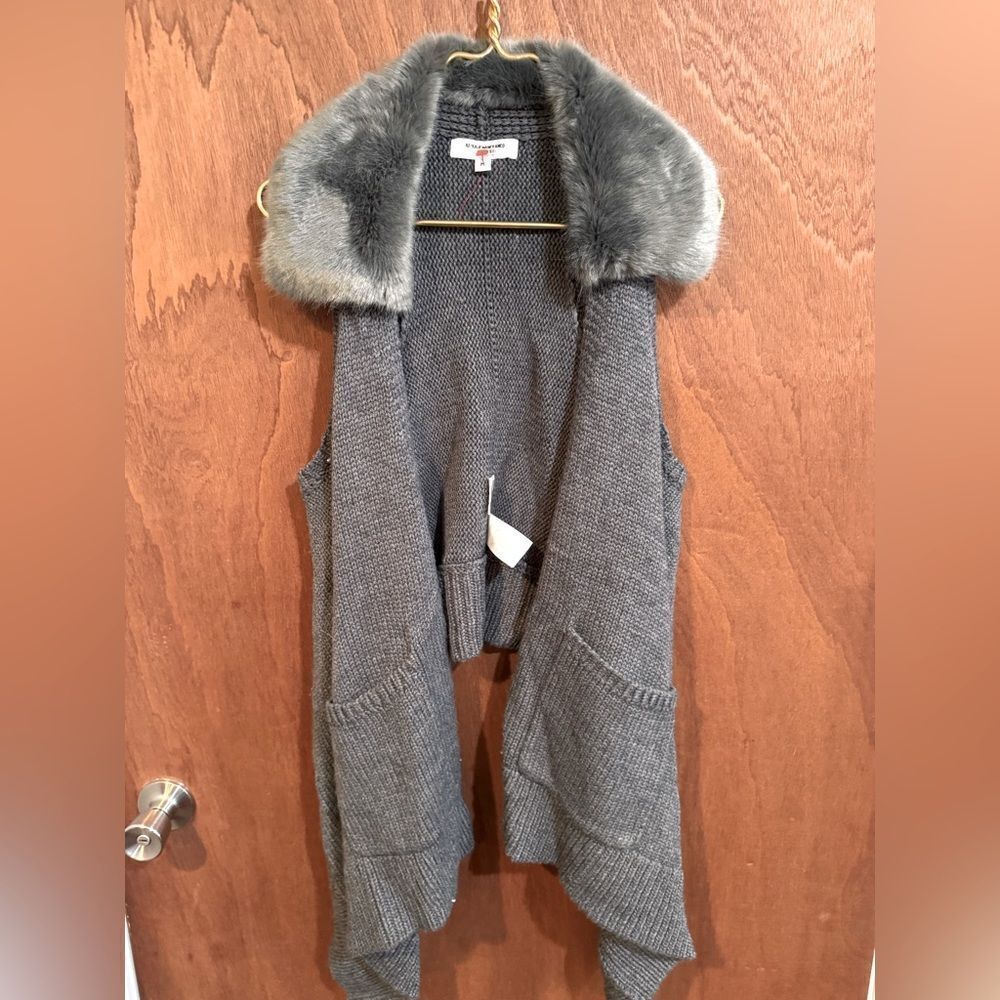 KF/Kaufmanfranco Gray Faux fur collar Sweater Vest size M - Picture 3 of 8
